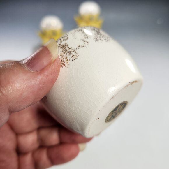 Holt Howard Slick Chicks Combo Salt Pepper Shakers Egg Cup Chicken Vtg Kitsch - Picture 10 of 10